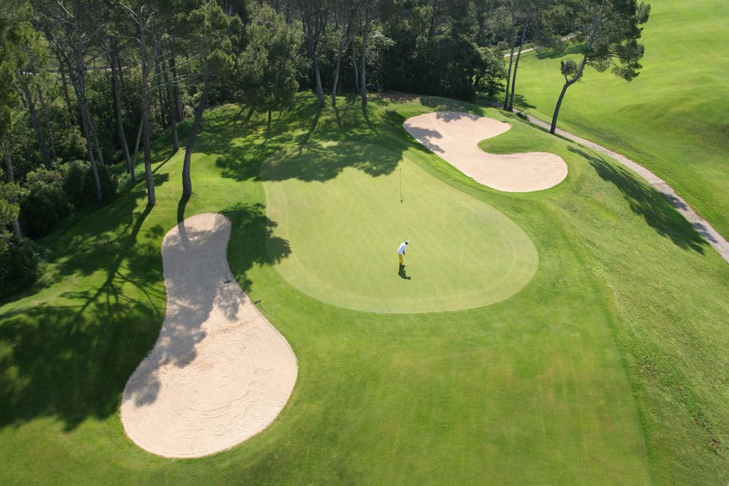 Golf-de-Barbaroux-Fairway-green-bunker golfeur