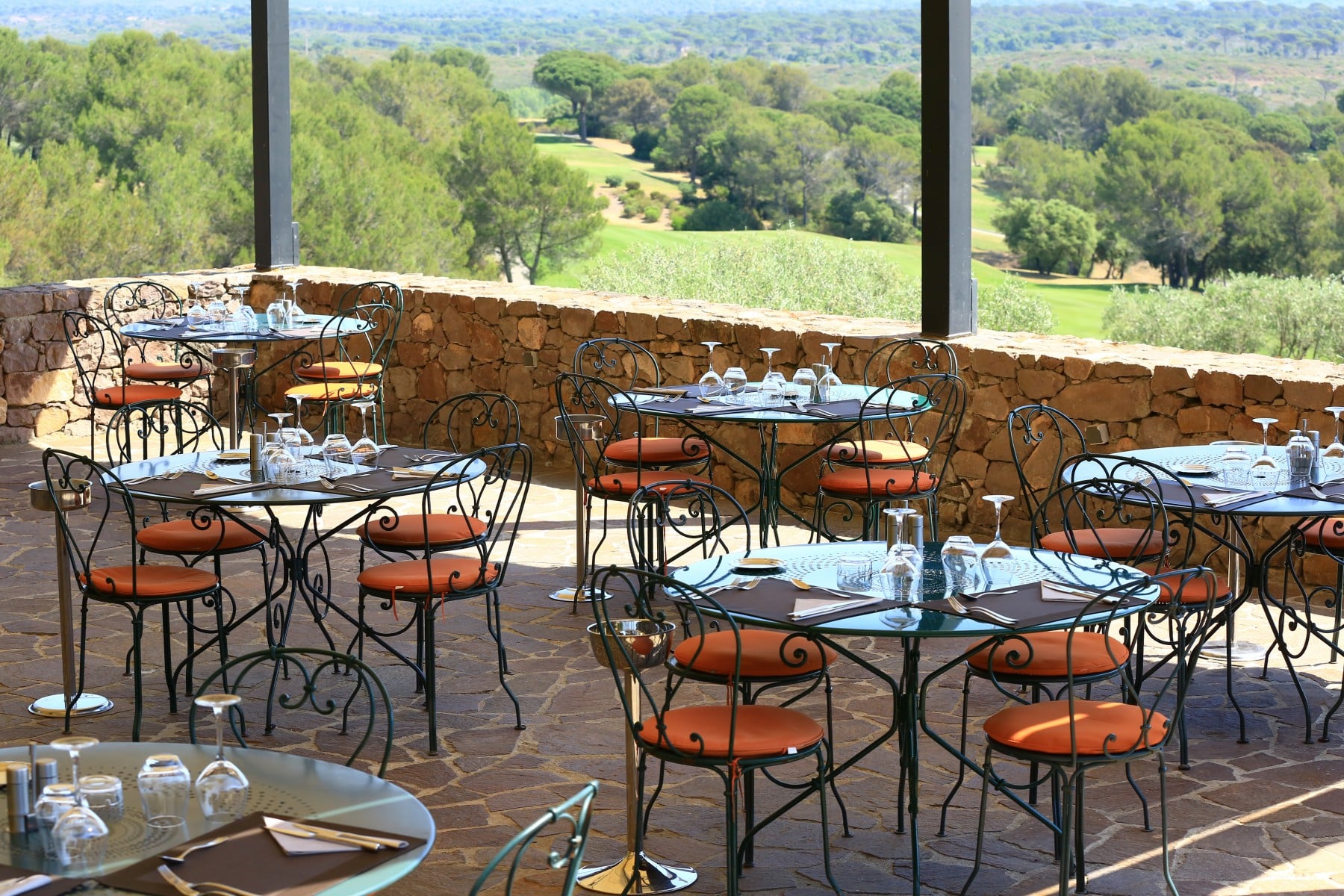 terrasse restaurant golf saint endreol