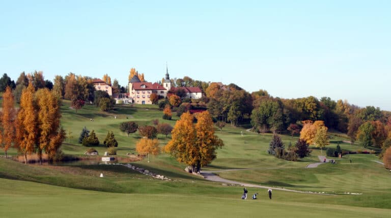 REIGNIER-ESERY Golf club d'Esery Auvergne Mont Blanc golf zelaia Udazkeneko koloreak