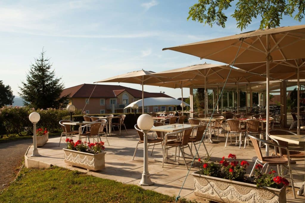 Domaine du Golf d'Albon restaurant terrasse