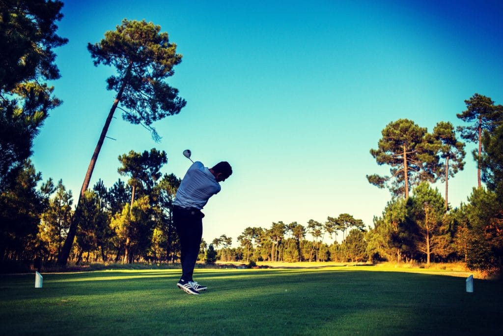 swing de golf golfeur Golf du Médoc départ compétition