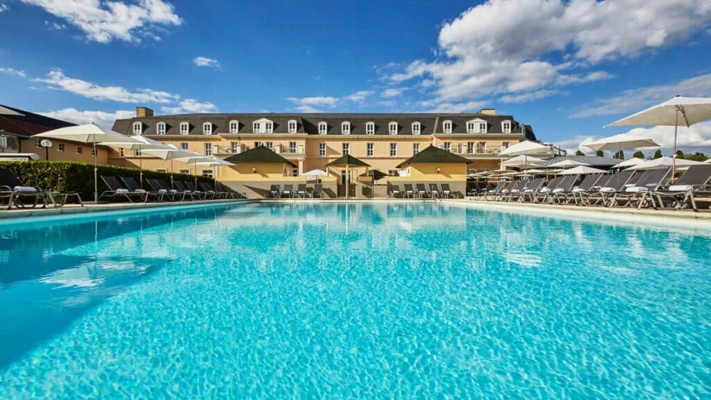 piscine golf hotel chantilly