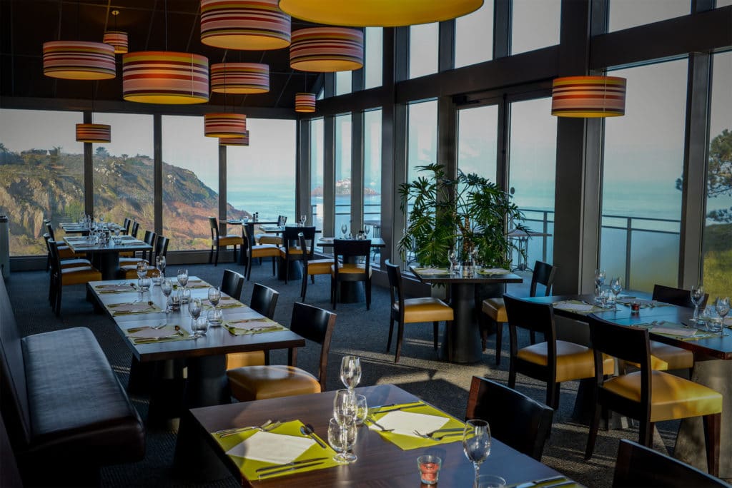 Golf Pléneuf-Val-André, restaurant avec vue panoramique sur la Baie de Saint-Brieuc