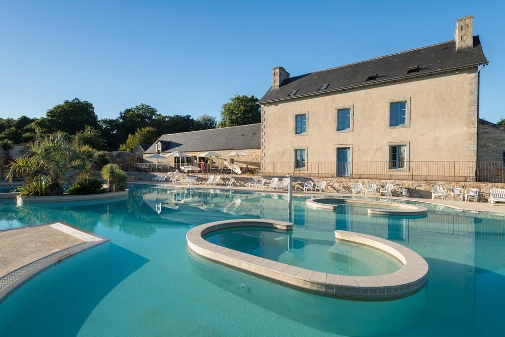 L'Orangerie de Lanniron hotel golf Domaine piscine