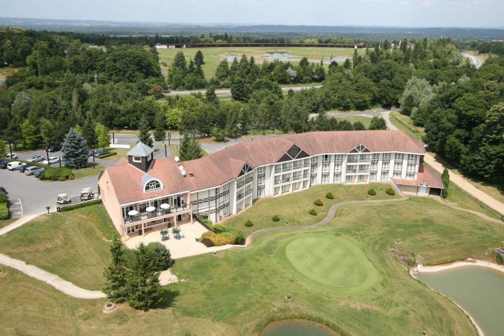 Golf Hotel de Mont Griffon vue aerienne de l'hotel