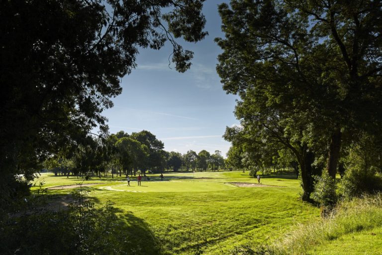 Golf Bluegreen Quétigny Grand Dijon 18-holes golfbaan Boergonje