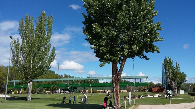 Escuela de Golf de la Federación de Madrid Pitch and putt Practice