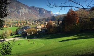 Golf-de-Giez-igralište-golf-pogled na planine