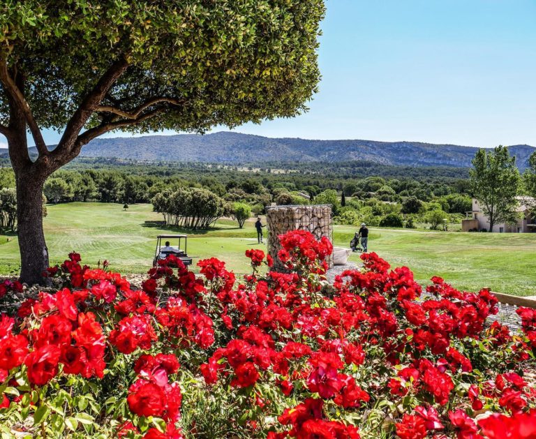 Liste des golfs en Provence-Alpes-cote-d-azur tous les golfs guide sejour golf