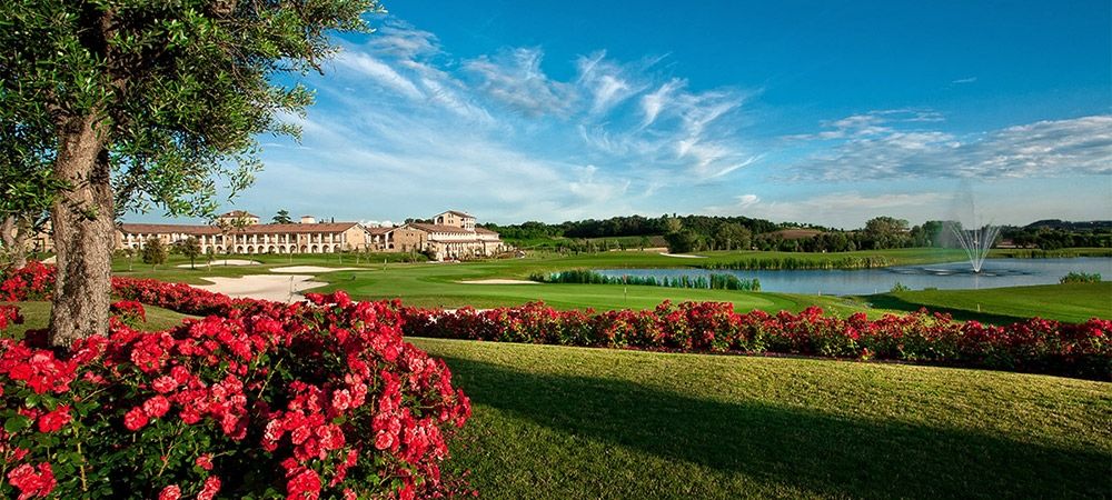 Chervò Golf Hotel Spa & Resort San Vigilio Club-House green du 18