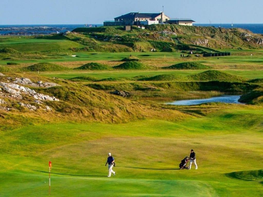 Connemara Golf Links C=golfeurs Club-house