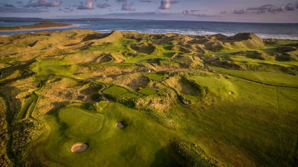 Enniscrone Golf Club Vue aerienne du parcours de golf Links Irlande Atlantique voyage golf sejour vacances