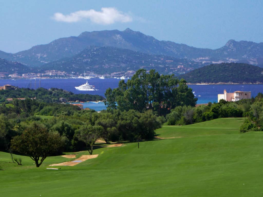 Pevero Golf Club 18 trous Sardaigne italie vue mer