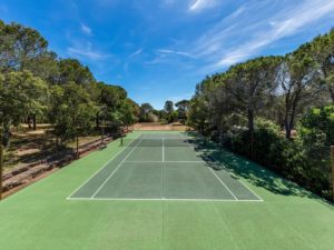 Garrigae Domaine de l'Esterel Court de tennis