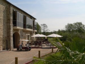 Hotel Abbaye du Golf de Lésigny Clubhouse terrasse