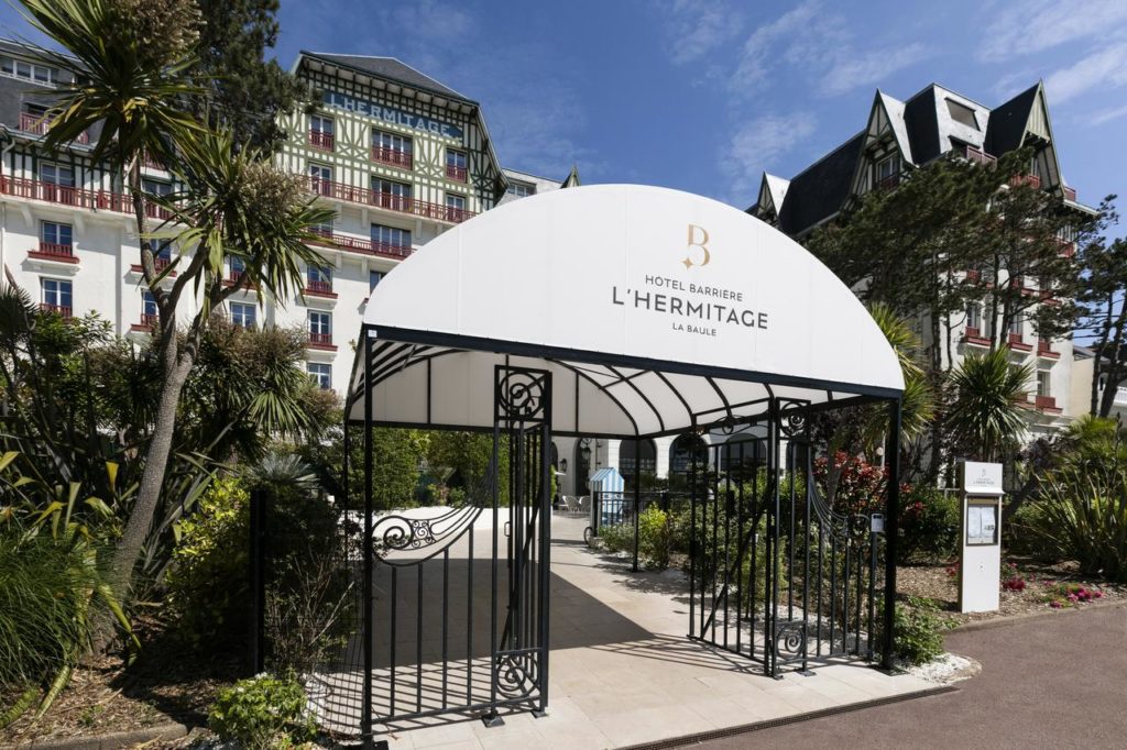 Hôtel Barrière L'Hermitage entree de l'hotel