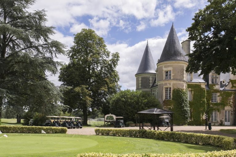 Hôtel Chateau Golf des Sept Tours by Popinns Jardins golf