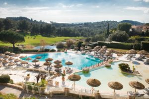 Hôtel Dolce Fregate Provence piscine exterieur golf