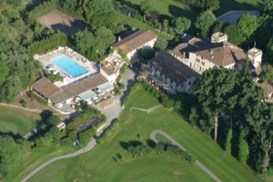 Hôtel Golf Château de la Bégude Vue aerienne hotel golf piscine