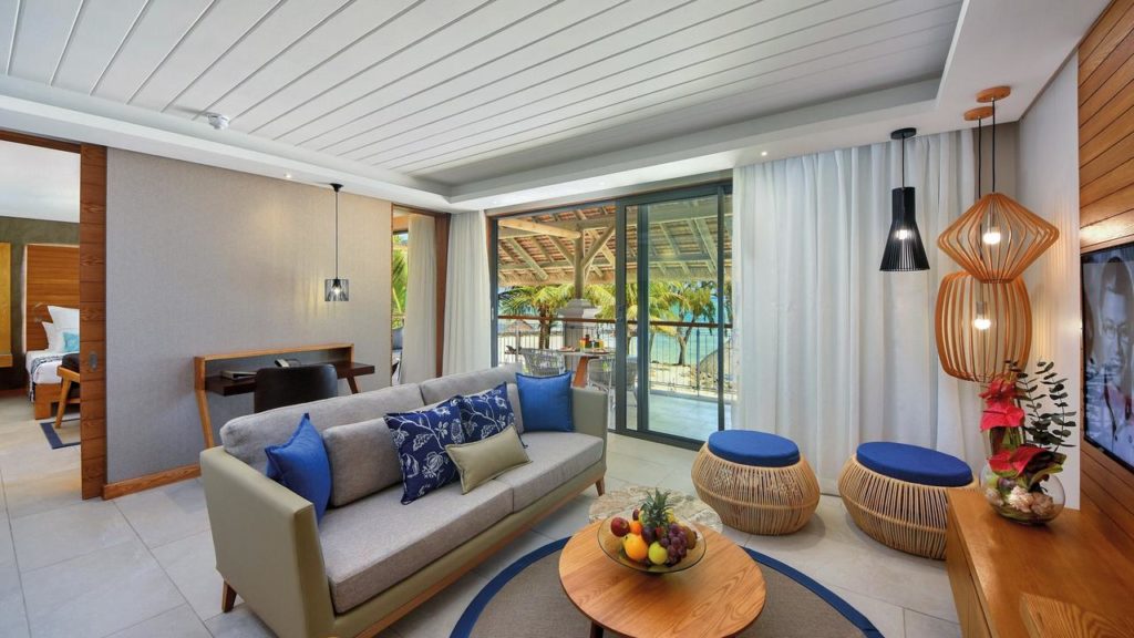 Hôtel Paradis Beachcomber Golf Resort & Spa 5 etoilesChambre suite confort lit double tv écran plat vue mer luxe