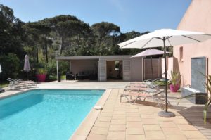 Hôtel de la Vierge Noire Provence piscine