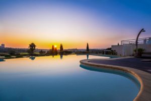Quality Hotel du Golf Montpellier Juvignac piscine a debordement