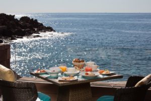 Tiara Miramar Beach Hotel & Spa terrasse petit dejeuner vue mer
