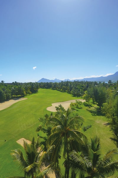 paradis-golf-club ciel bleu fairway palmier montagne