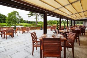 Fota Island Hotel and Spa Terrasse restaurant vue sur parcours de golf