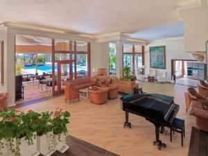 Hotel H10 Punta Negra Salon piano bar