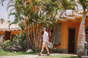Suites & Villas by Dunas Golfeur en vacances sac de golf Jouer golf Iles Canaries