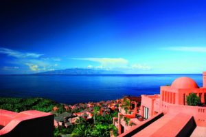 The Ritz-Carlton, Abama Superbe hotel face a la mer