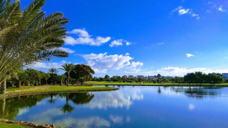 Club de Golf Playa Serena plan d’eau parcours de golf 18 trous Espagne Andalousie