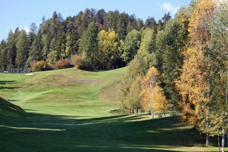 Golf Club Vulpera parcours arbres montagnes