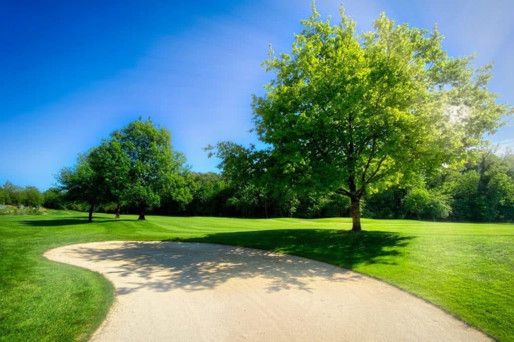Golfclub Unterengstringen Bunker arbres green fairway