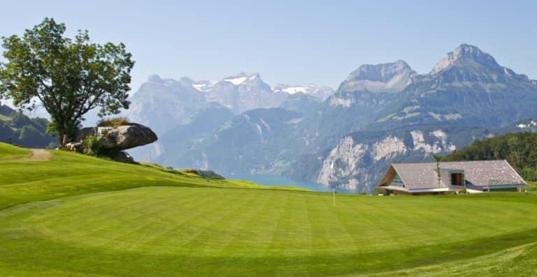 Golf Club Axenstein golf en hauteur montagnes altitude