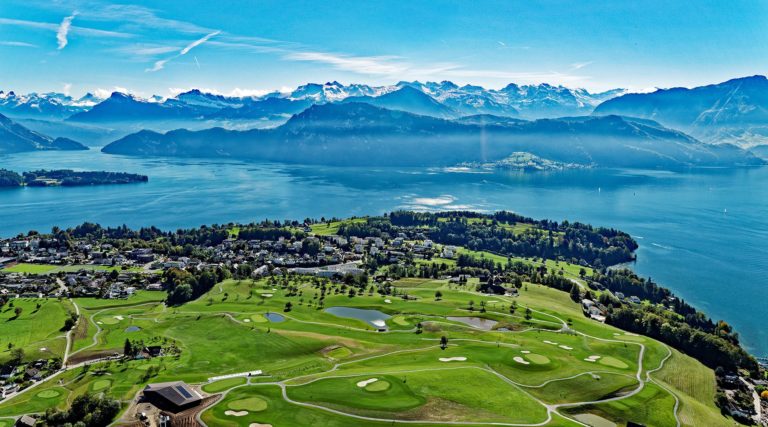 Golf Meggen Suisse Vue aerienne