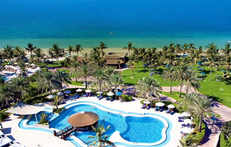 Complexe hôtelier JA Beach Hotel Vue piscine mer Dubai