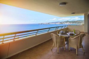Complexe hôtelier Porto Carras Meliton terrasse vue sur la mer