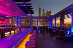 terrasse vue sur la ville nuit Radisson Blu Hotel, Dubai Media City